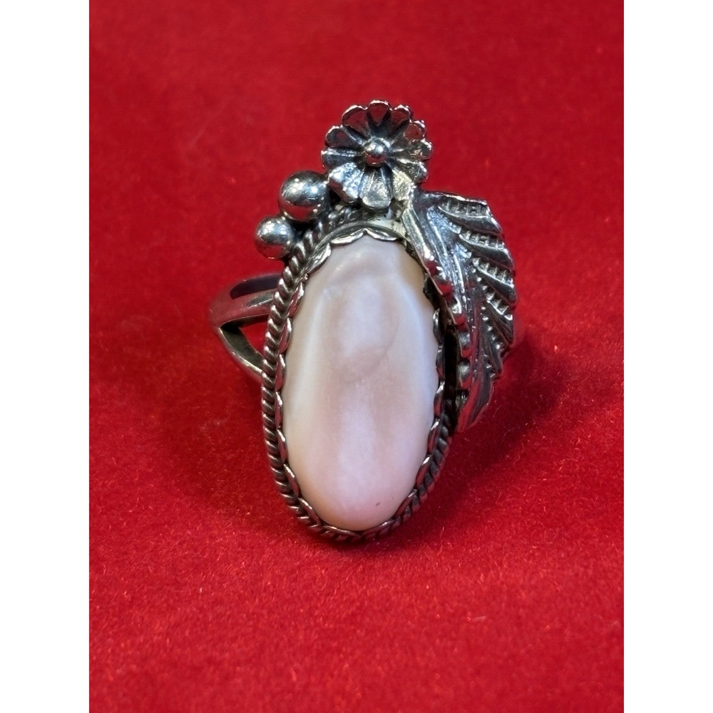 Vintage Sterling Native American Mother of Pearl Ring Sz 7 Stamped "C"
